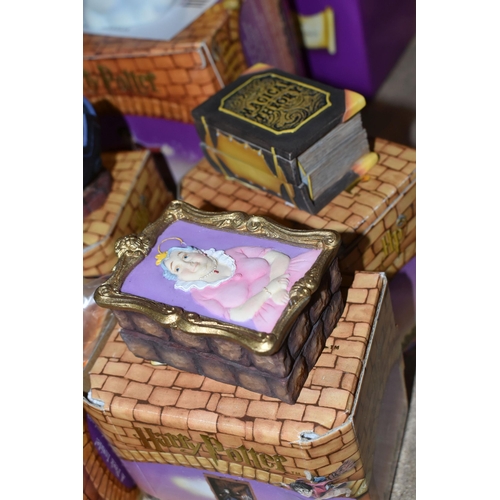 425 - A GROUP OF BOXED ENESCO HARRY POTTER ITEMS, comprising a Harry Potter cookie jar (glasses loose), Ha... 