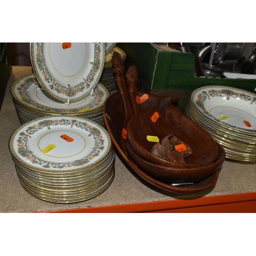 427 - A BOX AND LOOSE METAL WARE, CERAMICS, GLASS AND SUNDRY ITEMS, to include Old Hall stainless steel te... 
