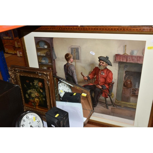 429 - A CASED SINGER SEWING MACHINE, HORN, MIRROR, PICTURES AND SUNDRY ITEMS, to include a cased Singer 99... 
