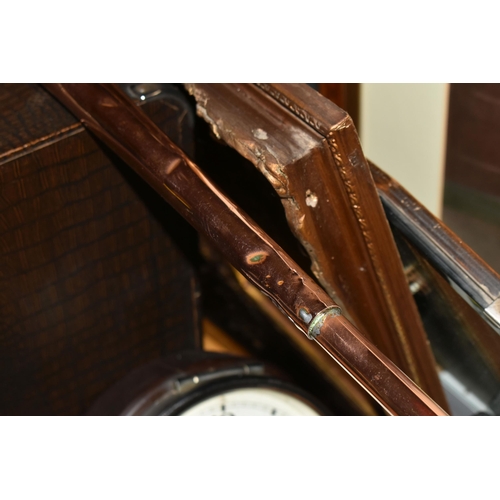 429 - A CASED SINGER SEWING MACHINE, HORN, MIRROR, PICTURES AND SUNDRY ITEMS, to include a cased Singer 99... 