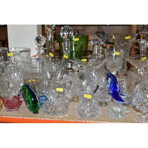 437 - A SELECTION OF CLEAR AND COLOURED GLASS WARES ETC, to include a boxed Edinburgh Crystal square form ... 