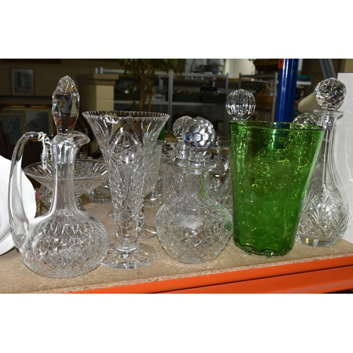 437 - A SELECTION OF CLEAR AND COLOURED GLASS WARES ETC, to include a boxed Edinburgh Crystal square form ... 
