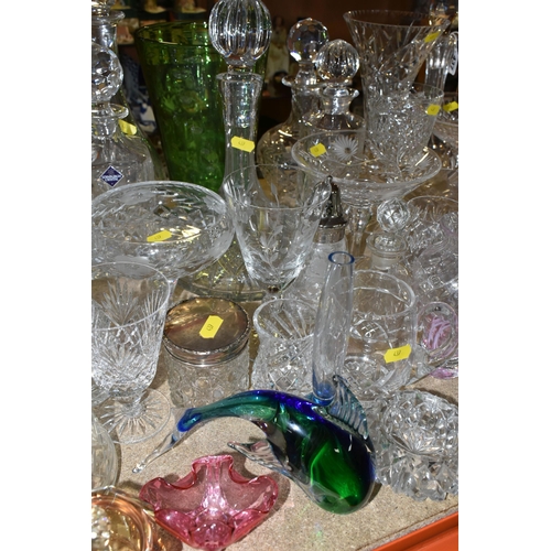 437 - A SELECTION OF CLEAR AND COLOURED GLASS WARES ETC, to include a boxed Edinburgh Crystal square form ... 
