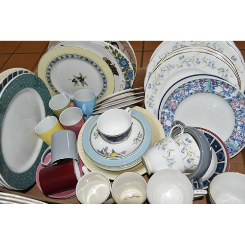 532 - THREE BOXES OF TEA AND DINNER WARE, to include a fifteen piece Coalport Junetime tea set, six Copela... 