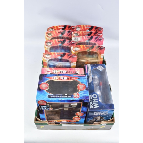 29 - TWO TRAYS OF EIGHTEEN SEALED CARDED DOCTOR WHO POSEABLE FIGURES AND BOXED SETS, the boxes include Th... 