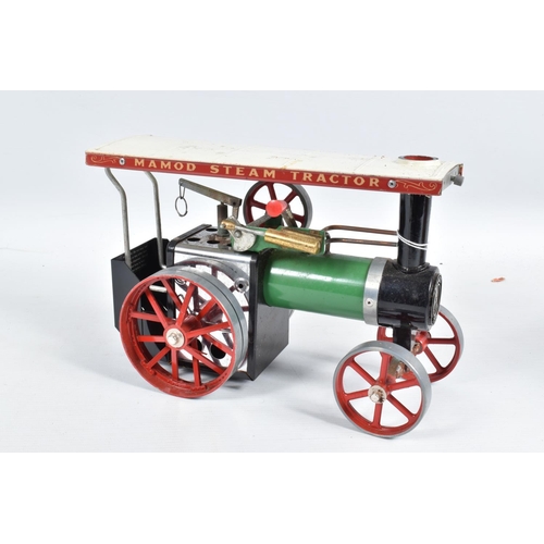 140 - A BOXED TE1A MAMOD STEAM TRACTOR, red, green, cream, and black in colour, model looks to have been f... 