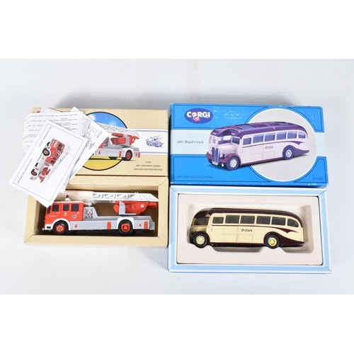 162 - A QUANTITY OF BOXED AND UNBOXED MODERN DIECAST VEHICLES, Corgi Classics, Lledo Vanguards, Eaglemoss ... 