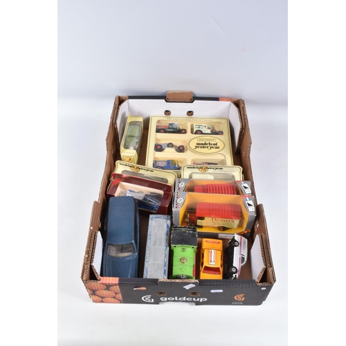 173 - A QUANTITY OF BOXED AND UNBOXED DIECAST VEHICLES, boxed items to include Matchbox Models of Yesterye... 