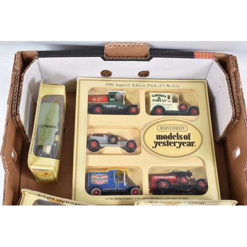 173 - A QUANTITY OF BOXED AND UNBOXED DIECAST VEHICLES, boxed items to include Matchbox Models of Yesterye... 