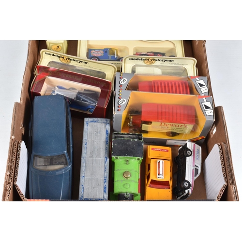 173 - A QUANTITY OF BOXED AND UNBOXED DIECAST VEHICLES, boxed items to include Matchbox Models of Yesterye... 