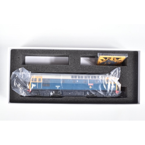 191 - A BOXED OO GAUGE HELJAN MODEL RAILWAY LOCOMOTIVE Class 33 Diesel, no. 33025 'Sultan' in BR Blue with... 