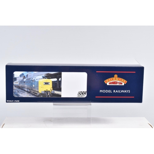 201 - A BOXED OO GAUGE BACHMANN BRANCHLINE MODEL RAILWAY LOCOMOTIVE Class 55 Deltic no. 55008 'The Green H... 