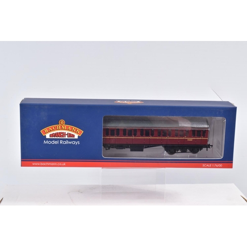 292 - SEVEN BOXED OO GAUGE BACHMANN BRANCHLINE MODEL RAILWAY COACHES, to include a BR Mk1 BCK Brake Corrid... 