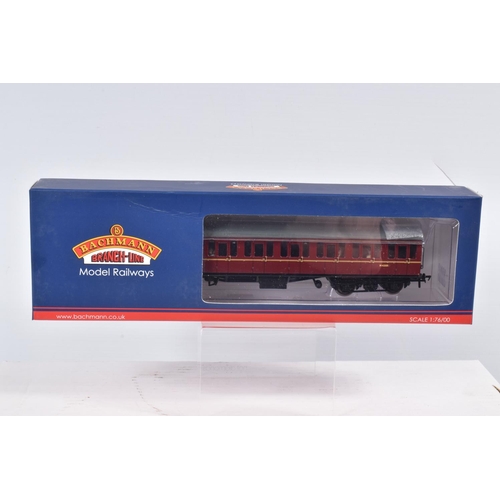 292 - SEVEN BOXED OO GAUGE BACHMANN BRANCHLINE MODEL RAILWAY COACHES, to include a BR Mk1 BCK Brake Corrid... 