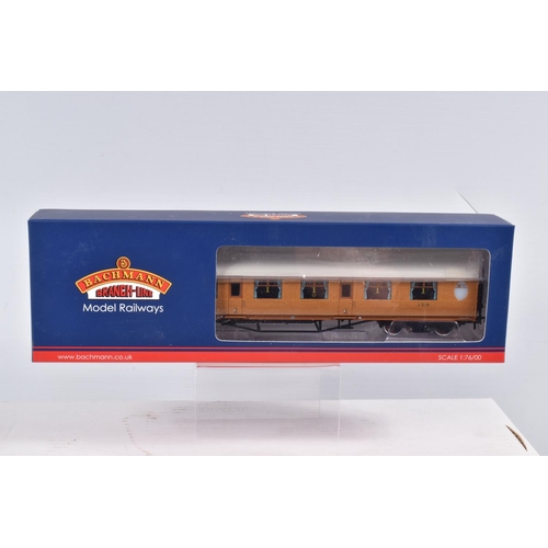 293 - FIVE BOXED OO GAUGE BACHMANN BRANCHLINE MODEL RAILWAY COACHES, to include a Thompson 3rd Class Corri... 