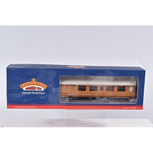 293 - FIVE BOXED OO GAUGE BACHMANN BRANCHLINE MODEL RAILWAY COACHES, to include a Thompson 3rd Class Corri... 