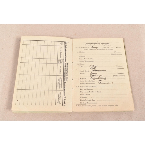 422 - WWII SOLDBUCH FOR A MEMBER OF SS POLIZEI REGIMENT 17 ,JOHANN FRA, DOB 15/12/1915, place Riedling Nor... 