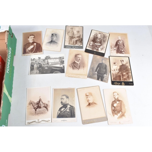 424 - PHOTOGRAPHS, A BOX OF LATE 19TH CENTURY AND WW1 CARTE DE VISITE AND CABINET PHOTOGRAPHS, LATER PHOTO... 