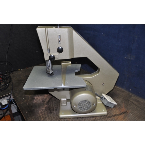 1065 - A VINTAGE BURGESS BBS-20 BANDSAW with original box (UNTESTED due to incorrect plug)