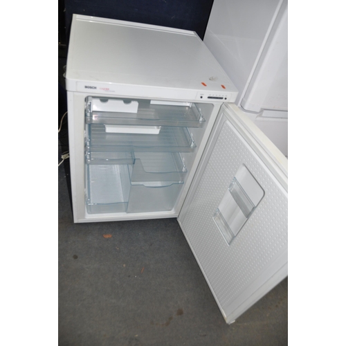 1068 - A BOSCH KTR18P20GB UNDER COUNTER FRIDGE width 60cm depth 60cm height 85cm (PAT pass and working at 5... 