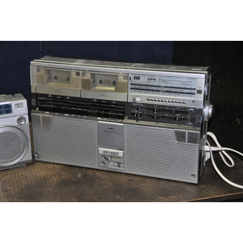 1087 - VINTAGE AND MODERN AUDIO EQUIPMENT including a Sony CMT-BX70DBi hi fi with matching speakers, DAB ae... 