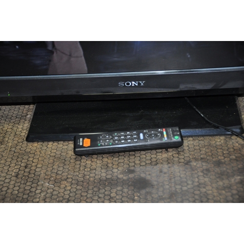 1088 - A SONY KDL-32S5500 32in TV with remote (PAT pass and working)