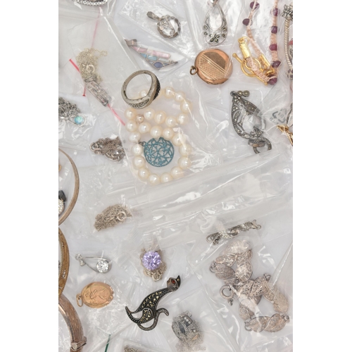 47 - ASSORTED WHITE METAL JEWELLERY, to include a silver hinged bangle, hallmarked Birmingham, a silver w... 