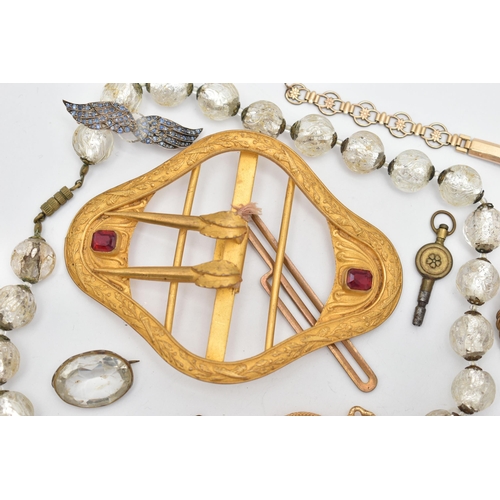 59 - A SMALL ASSORTMENT OF JEWELLERY, to include a pair of yellow metal and cultured pearl earrings, unma... 