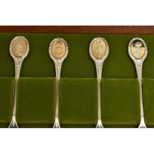 110 - A CASED SILVER SET OF 'THE ROYAL HORTICULTURAL SOCIETY FLOWER SPOONS', wooden box with plaque to the... 