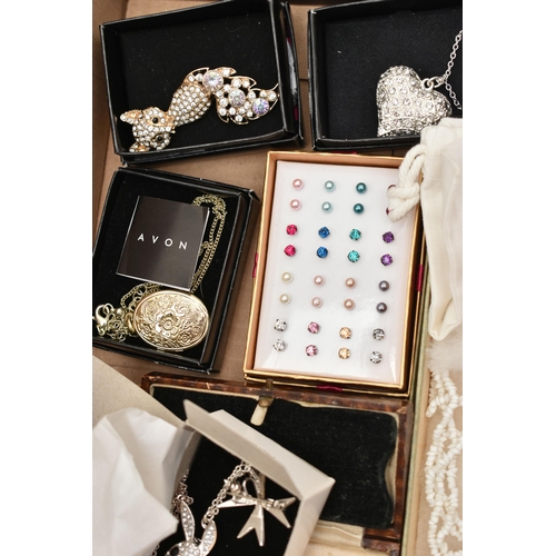 121 - A BOX OF ASSORTED COSTUME JEWELLERY AND ITEMS, to include two Robertsons Jam, enamel mascot pin badg... 