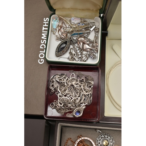 125 - A SELECTION OF SILVER AND WHITE METAL JEWELLERY, to include a Hot Diamonds Emozioni pendant set, the... 