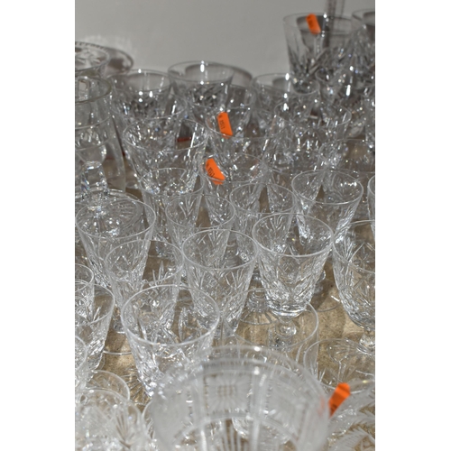 362 - A QUANTITY OF CUT CRYSTAL AND GLASSWARE, comprising four grapefruit dishes, a Stuart Crystal air twi... 