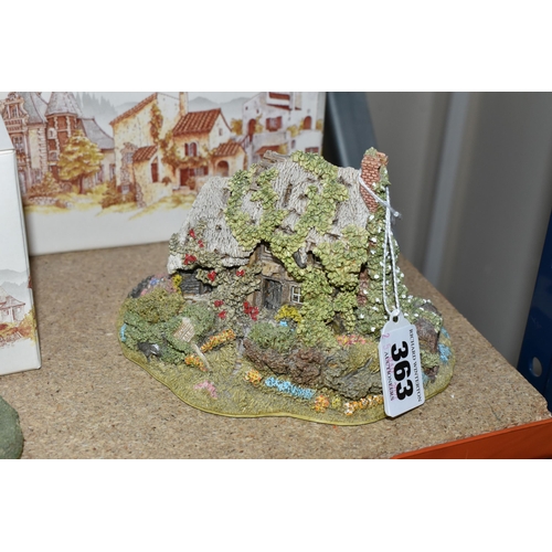 363 - SIXTEEN LILLIPUT LANE SCULPTURES FROM COLLECTORS CLUB AND SYMBOL OF MEMBERSHIP, mostly boxed and wit... 