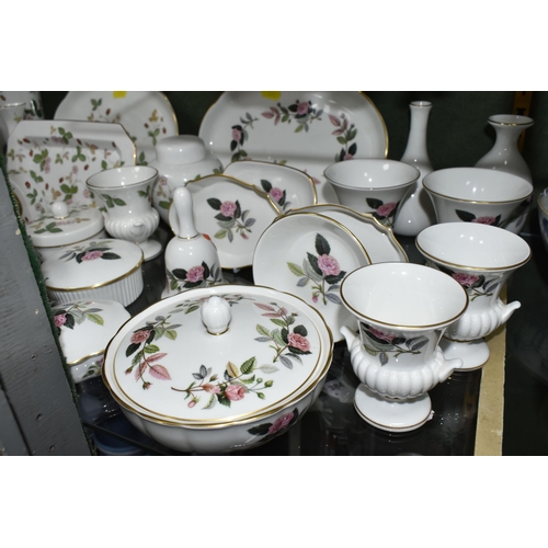 373 - A QUANTITY OF WEDGWOOD 'WILD STRAWBERRY' AND 'HATHAWAY ROSE' GIFT WARE, to include eighteen pieces o... 