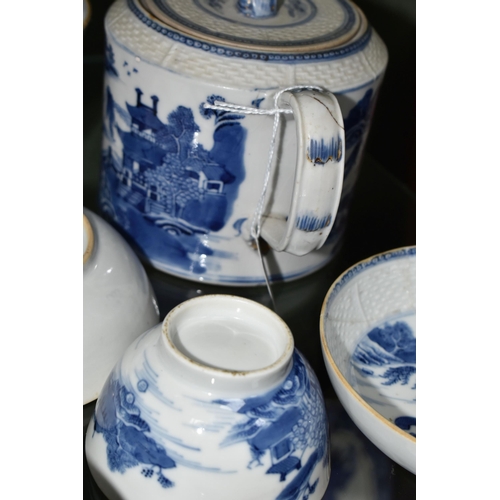 383 - A LATE 18TH CENTURY CHINESE EXPORT PORCELAIN BLUE AND WHITE SIX PIECE TEA SERVICE, moulded basket we... 