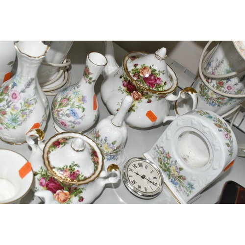 387 - A GROUP OF CERAMICS, to include a pair of Aynsley Wild Tudor table lamps, a Royal Albert Old Country... 