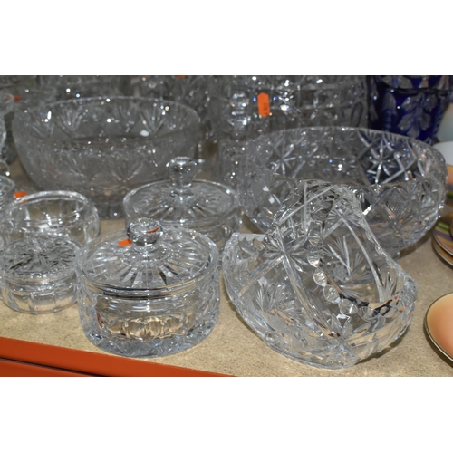 395 - A QUANTITY OF CUT CRYSTAL BOWLS AND VASES, comprising Stuart Crystal trinket boxes, five fruit bowls... 