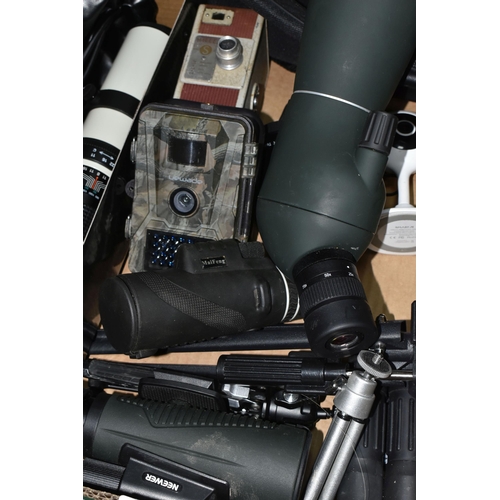 439 - A BOX OF OPTICAL EQUIPMENT, to include a Svbony 25-75x70 cased spotting scope, a boxed Jintu 'Profes... 