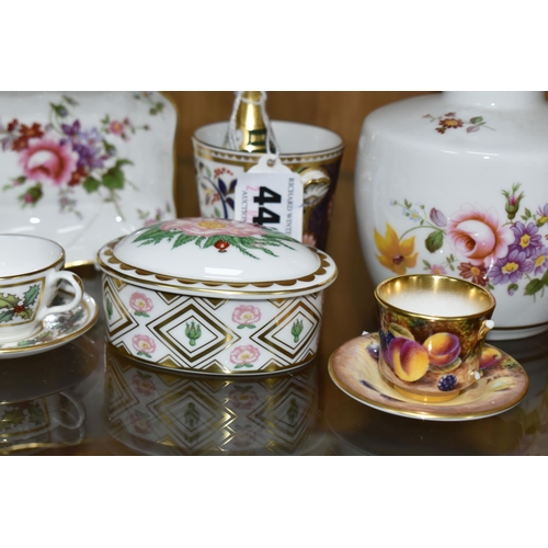 449 - A GROUP OF ROYAL CROWN DERBY AND OTHER GIFT WARE, comprising a Royal Crown Derby miniature ice bucke... 