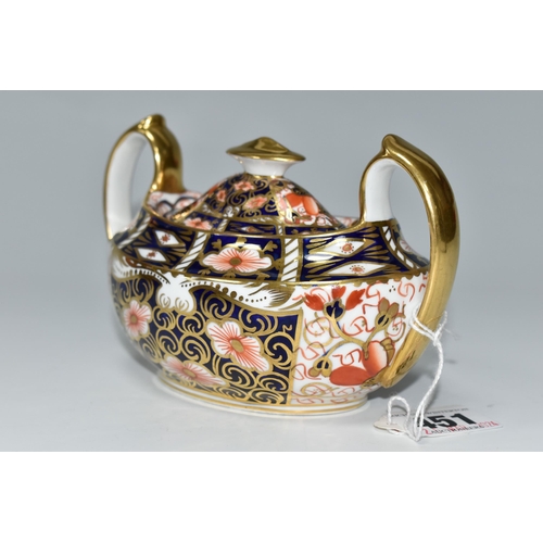 451 - A ROYAL CROWN DERBY IMARI 2451 SUCRIER, with red printed backstamp and date cypher for 1921 (1) (Con... 