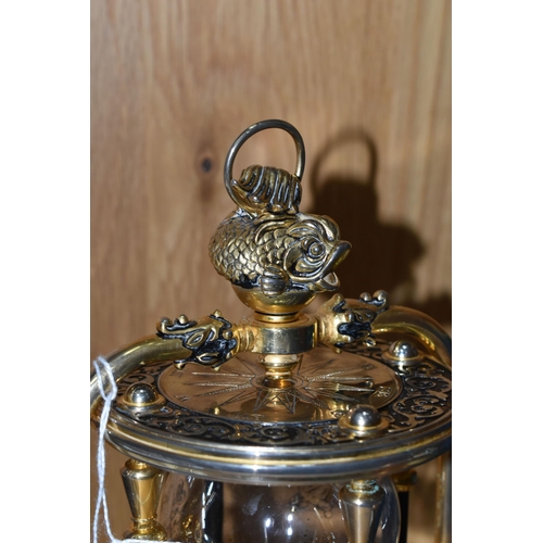 462 - A NATIONAL MARITIME HISTORICAL SOCIETY REPRODUCTION MARITIME CHRONOMETER, AND A SIMILAR HOURGLASS, t... 