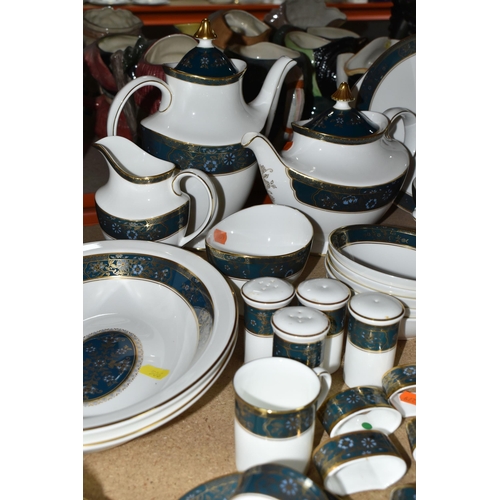 506 - A ONE HUNDRED AND TWELVE PIECE ROYAL DOULTON CARLYLE H5018 DINNER SERVICE, comprising a teapot, a co... 