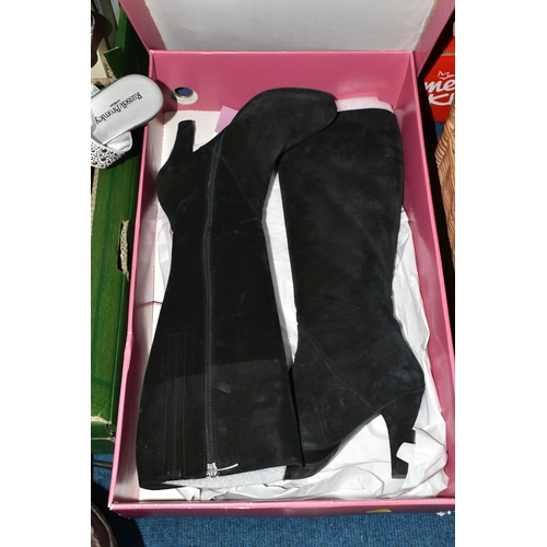 512 - TWO BOXES AND LOOSE LADIES' SHOES AND BOOTS, size 37/UK size 4.5/5, to include maker's names Fit Flo... 