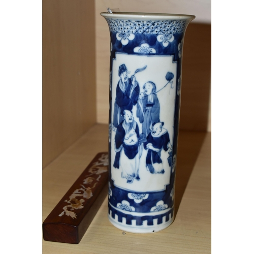 540 - A 19TH CENTURY CHINESE BLUE AND WHITE PORCELAIN SLEEVE VASE WITH FLARED RIM, decorated with two pane... 