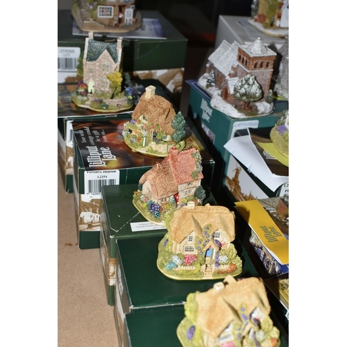 557 - THIRTY NINE LILLIPUT LANE SCULPTURES FROM VARIOUS COLLECTIONS, mostly boxed but no deeds unless ment... 