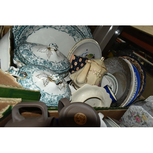 559 - SIX BOXES AND LOOSE ASSORTED CERAMIC AND GLASS WARES ETC, to include Royal Doulton 'Queens Lace' tea... 