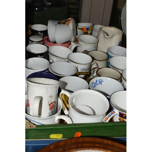 559 - SIX BOXES AND LOOSE ASSORTED CERAMIC AND GLASS WARES ETC, to include Royal Doulton 'Queens Lace' tea... 