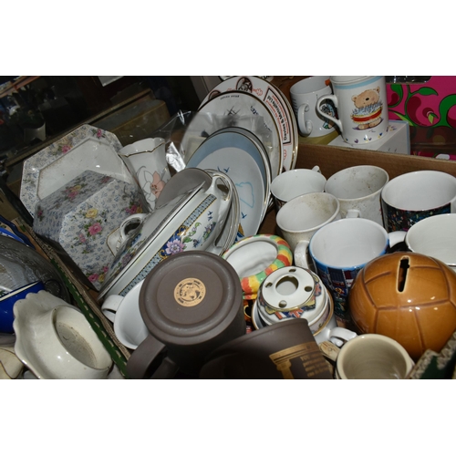 559 - SIX BOXES AND LOOSE ASSORTED CERAMIC AND GLASS WARES ETC, to include Royal Doulton 'Queens Lace' tea... 