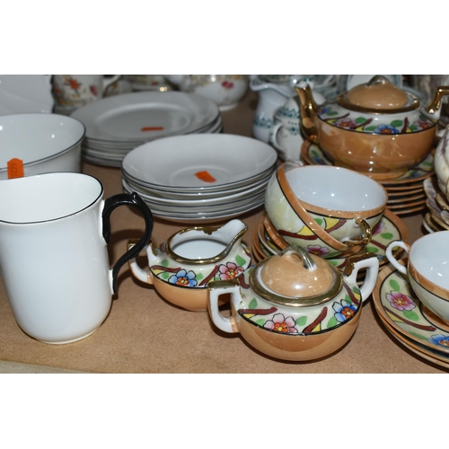 562 - SHELLEY AND PARAGON TEAWARES ETC, to include six Shelley saucers and side plates, twin handled servi... 