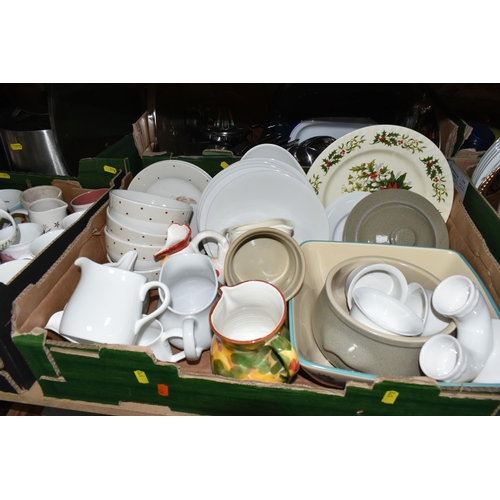 572 - SIX BOXES OF CERAMICS AND KITCHENWARE, to include a deep fat fryer, juicer, dinner ware, breakfast w... 